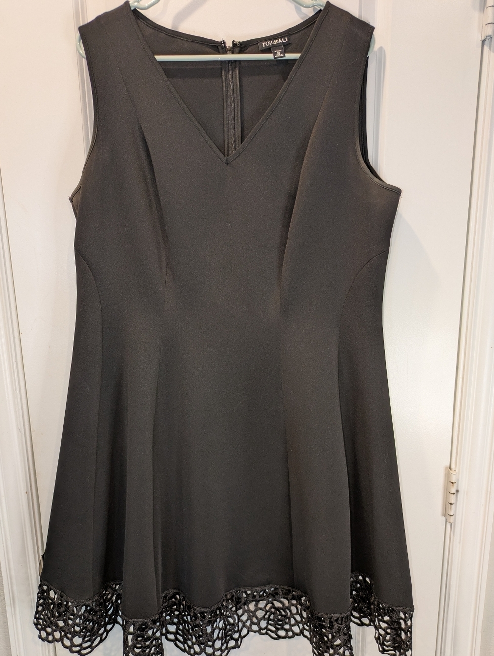 Roz & Ali Black Fit & Flare Dress Lace Hem Sleeveless Women’s 16